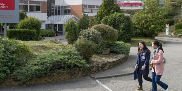 Campus-Ecully