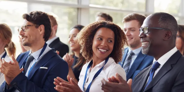 emlyon business school reçoit le trophée du développement