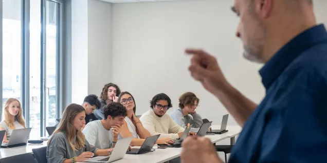 Marketing et business developpement - emlyon
