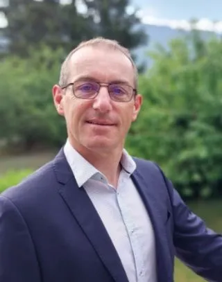 Questionner sa posture managériale avec la formation Management Agile et Responsable d’emlyon business school Serge Alzieu