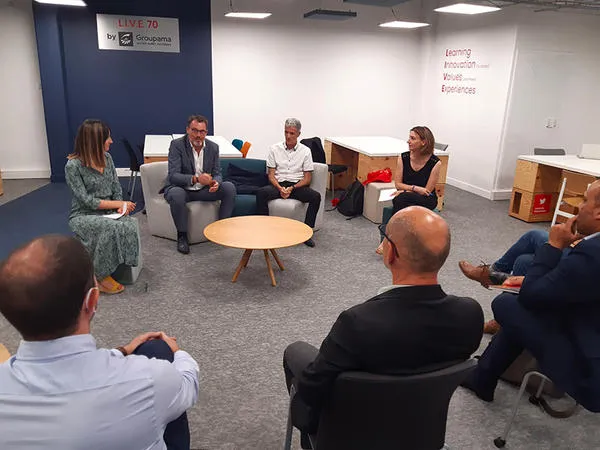 Image de la salle de retours d'expériences executive mba emlyon