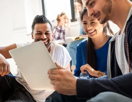 L’entrepreneuriat et la vie associative en école de commerce L’entrepreneuriat et la vie associative en école de commerce