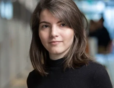 Chloé – MSc in Finance+ etudiante + emlyon. Chloé – MSc in Finance+ etudiante + emlyon.