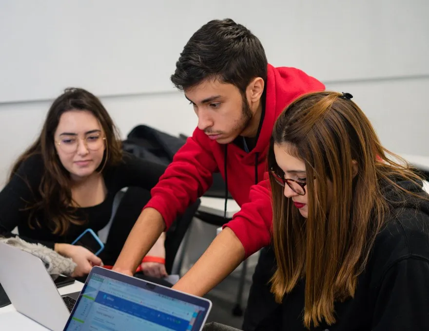  Une Immersion immédiate dans le monde de l’entreprise