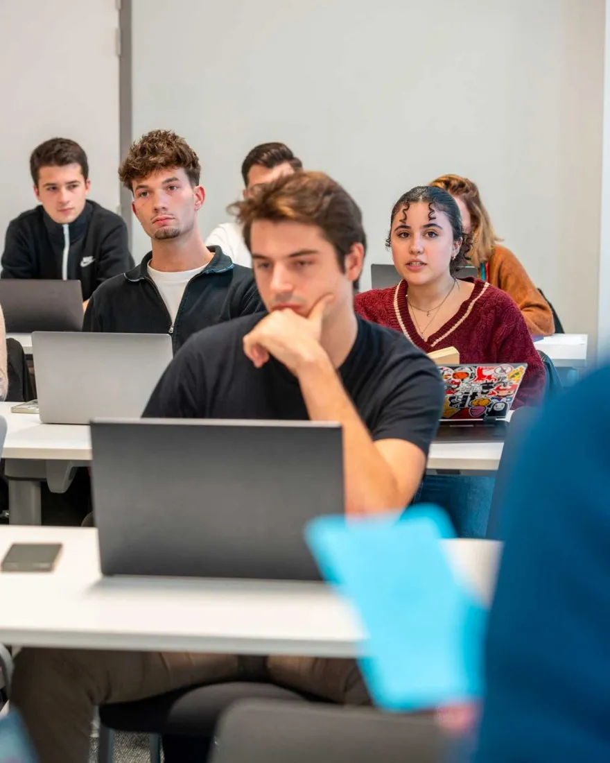 emlyon étend sa gamme de programmes Master 1 emlyon étend sa gamme de programmes Master 1