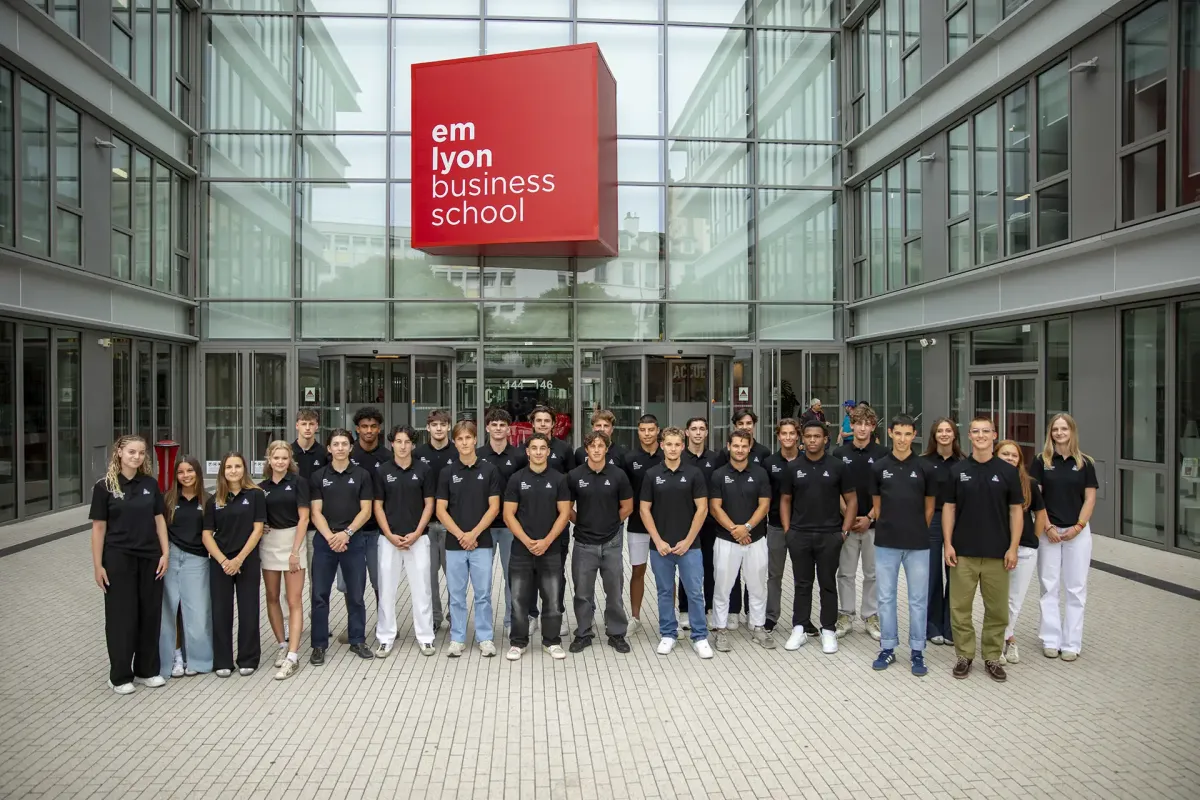 Photo de promotion Global BBA 2025-2026  2025-global-bba-emlyon