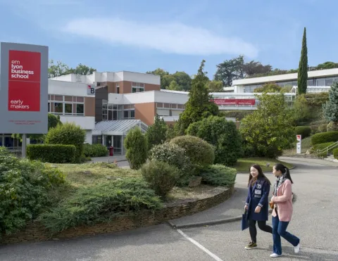 Emlyon campus
