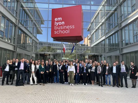 L'action learning au cœur d'un dispositif pédagogique multimodal - emlyon